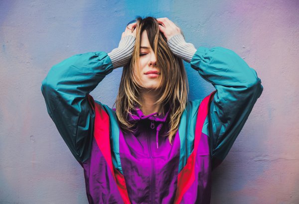 Quels conseils suivre pour assortir des bottes cavalières avec une mini-jupe?